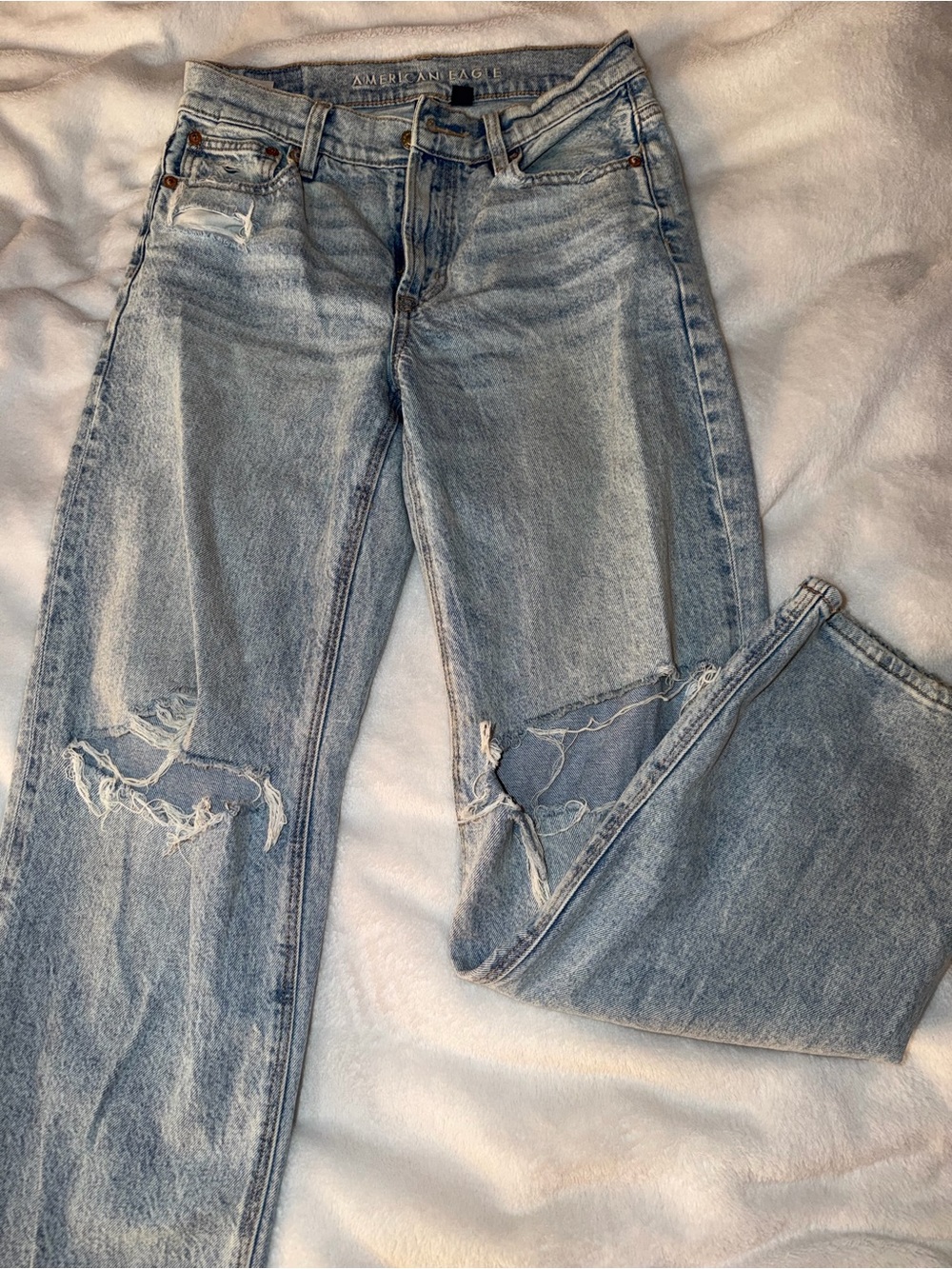 American Eagle Outfitters Light Wash Distressed Straight Leg Jeans
